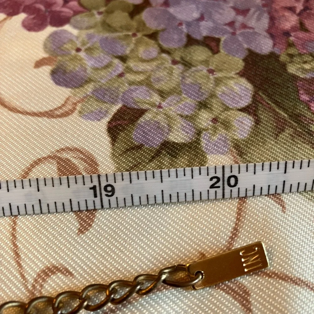 ———SOLD———-____\OPULENT FLORAL NECKLACE - Picture 9 of 12